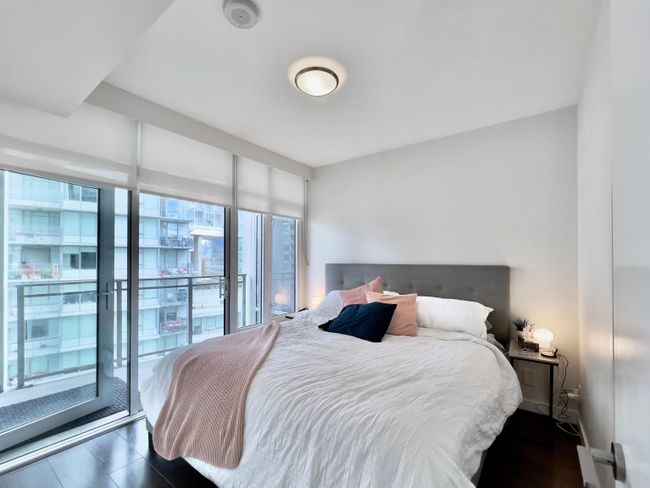 801 - 111 E 1 St Avenue, Condo with 1 bedrooms, 1 bathrooms and 1 parking in Vancouver BC | Image 10