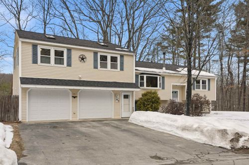 89 Moose Club Park Road, Goffstown, NH, 03045 | Card Image