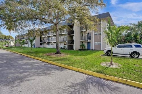 309-8000 Colony Cir S, Tamarac, FL, 33321-8900 | Card Image