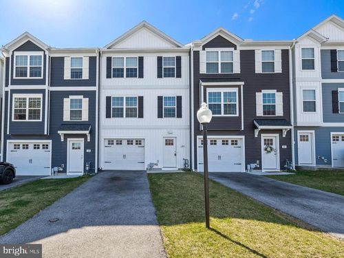 90 Penstock Ln, GETTYSBURG, PA, 17325-8452 | Card Image