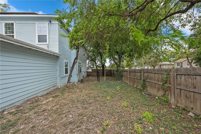 1800 Avondale Ave, House other with 5 bedrooms, 2 bathrooms and null parking in Waco TX | Image 25