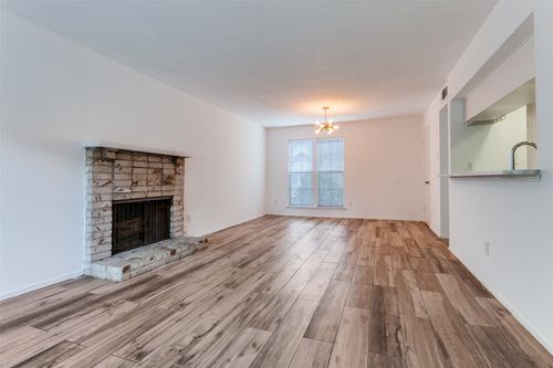 apt-215-5881 Preston View Blvd, Dallas, TX, 75240-4715 | Card Image