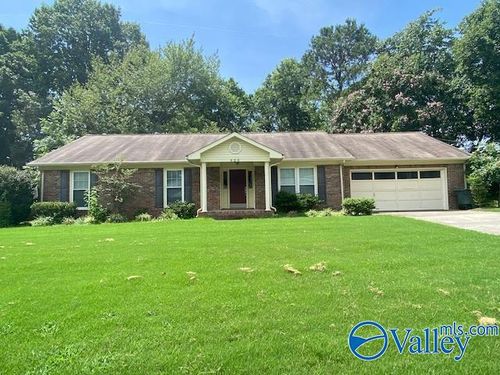 826 Crestview Dr, Madison, AL, 35758-2112 | Card Image