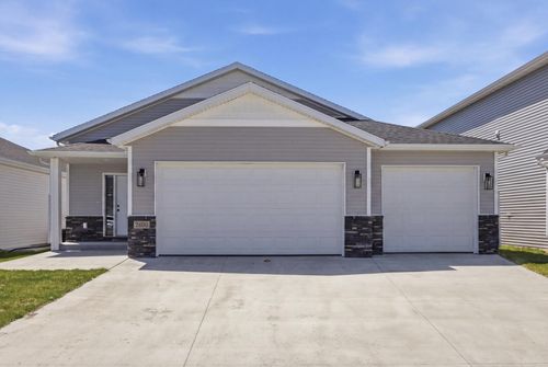 2600 74th Ave S, Fargo, ND, 58104-7410 | Card Image
