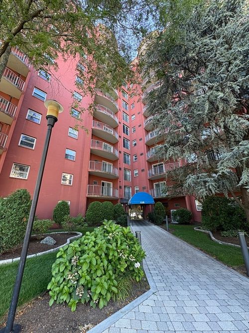 apt-907-115 W Squantum St, Quincy, MA, 02171-2116 | Card Image