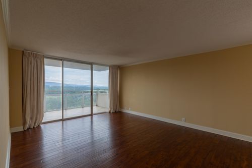 1131 Stringers Ridge Rd, Chattanooga, TN, 37405-3255 | Card Image