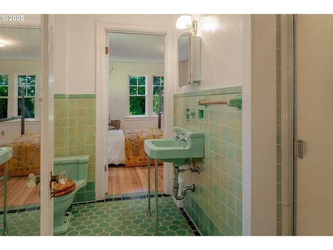 92216 Whiskey Rd, House other with 6 bedrooms, 3 bathrooms and 2 parking in Warrenton OR | Image 33