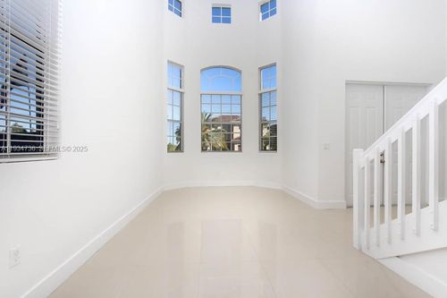 0-15670 Sw 11th Ter, Miami, FL, 33194-2790 | Card Image