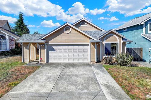 2405 Topgallant Ct, Fairfield, CA, 94534-7509 | Card Image
