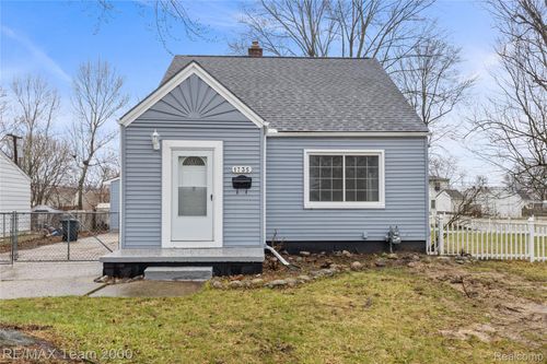 1735 Belton St, Garden City, MI, 48135-3006 | Card Image