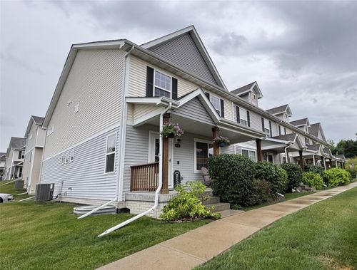 645 Newport Pl, Norwalk, IA, 50211-3214 | Card Image