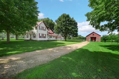 1061 Robbins Rd, AMBOY, IL, 61310-9153 | Card Image