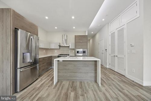 apt-201-802 Sansom St, PHILADELPHIA, PA, 19107-5111 | Card Image