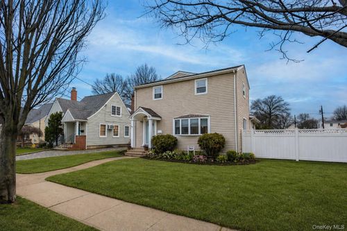 2632 Montauk Ave, Merrick, NY, 11566-4537 | Card Image