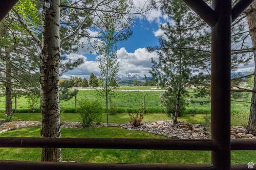 448 S 8600 E, Huntsville, UT, 84317-9757 | Card Image