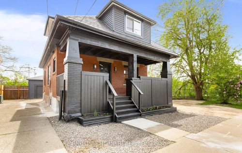 193 Madison Ave S, Kitchener, ON, N2G3M7 | Card Image