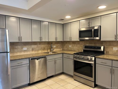 6e-143-41 84th Dr, Briarwood, NY, 11435 | Card Image