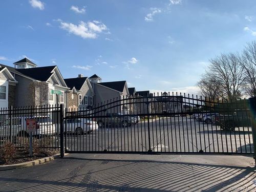 24 Anthony Ln, Babylon, NY, 11703-4000 | Card Image