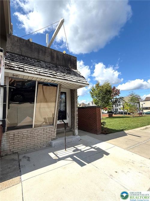 222 Cattell St, Easton, PA, 18042-7604 | Card Image