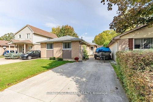 35 Caprice Cres, London, ON, N5V3L9 | Card Image