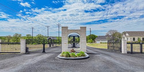 100 Timber Hts, La Vernia, TX, 78121-0146 | Card Image