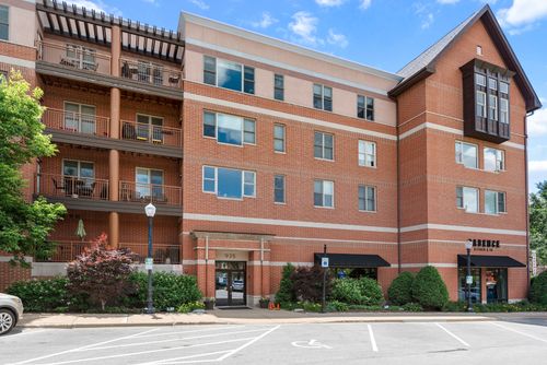 unit-411-935 Burlington Ave, Downers Grove, IL, 60515-4882 | Card Image