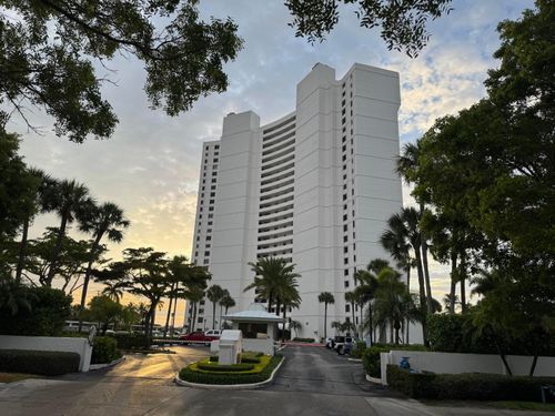 803-5200 N Flagler Dr, West Palm Beach, FL, 33407-2755 | Card Image