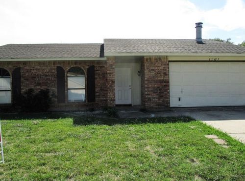 1201 Independence Trl, Grand Prairie, TX, 75052-2015 | Card Image