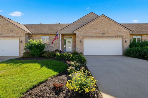 10888 Harry Dr, Huntley, IL, 60142-6700 | Card Image