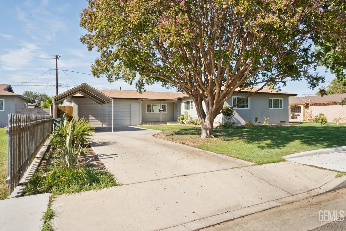 Carol Pl, Bakersfield, CA 93304