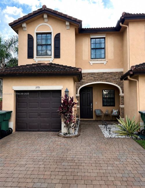370 Ne 37th Pl, Homestead, FL, 33033-6226 | Card Image