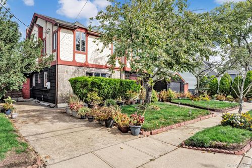 34 W 2nd St, Freeport, NY, 11520-5730 | Card Image