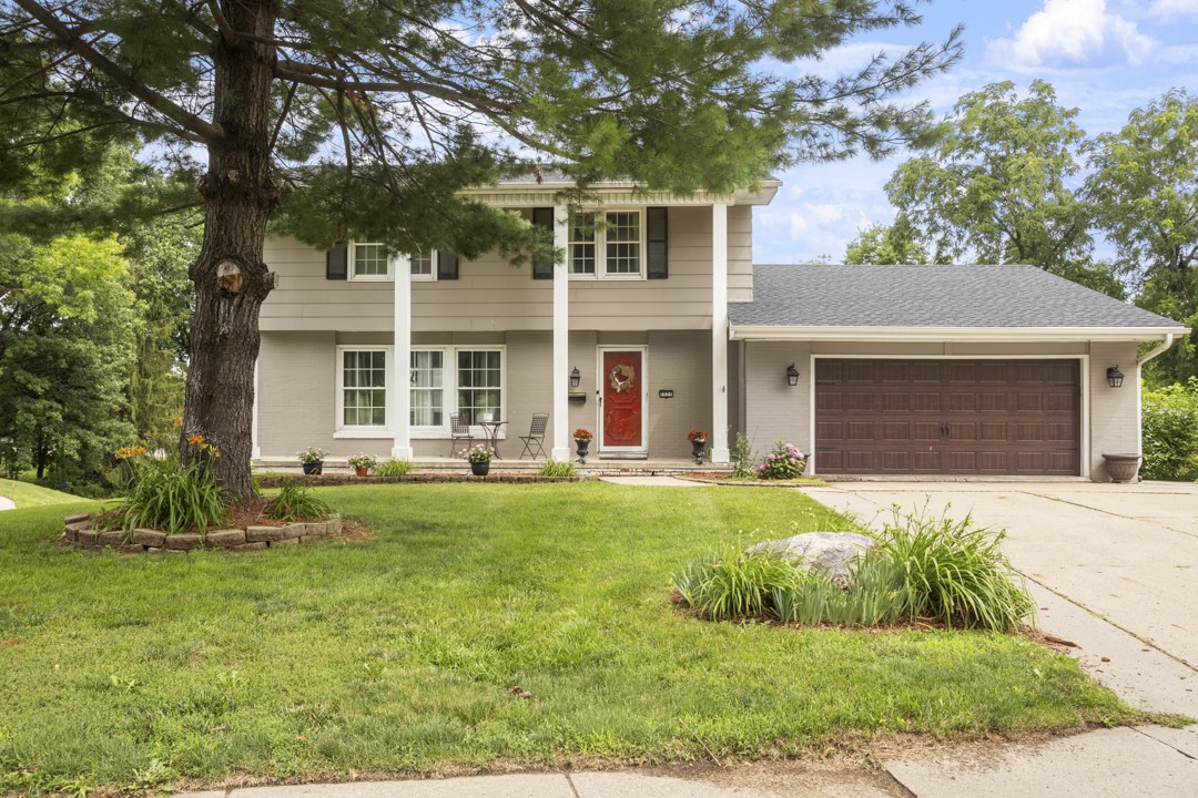 Pleasant St, West Des Moines, IA 50266