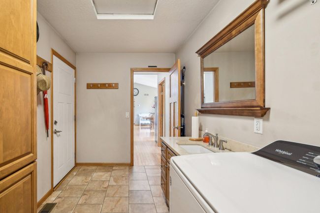 41-web-or-mls-Prairie Grass Dr-1006-039.jpg | Image 41