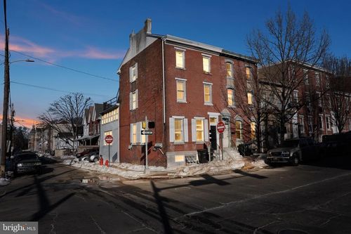 151 W Airy St, NORRISTOWN, PA, 19401-4706 | Card Image