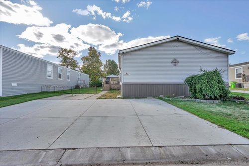 57561 Meadow, New Haven, MI, 48048-2942 | Card Image