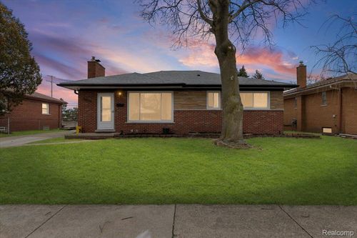 35324 Weideman St, Clinton Township, MI, 48035-5200 | Card Image