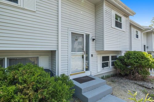 83-83 Bismark St, Manchester, NH, 03102-4612 | Card Image