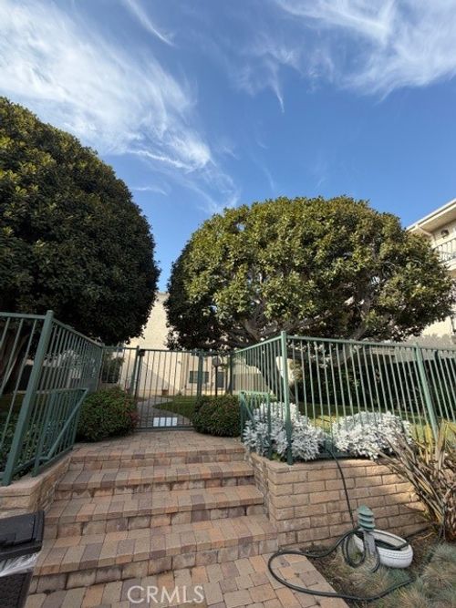 420 S Madison Ave, Pasadena, CA, 91101-3331 | Card Image