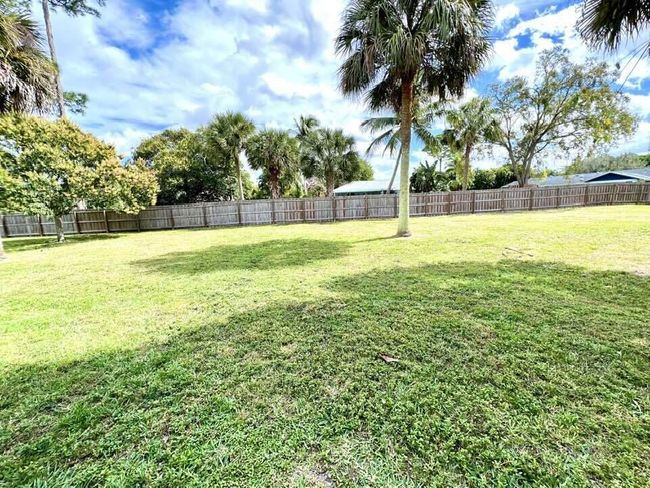 12192 Branding Iron Court, House other with 3 bedrooms, 3 bathrooms and null parking in Wellington FL | Image 6