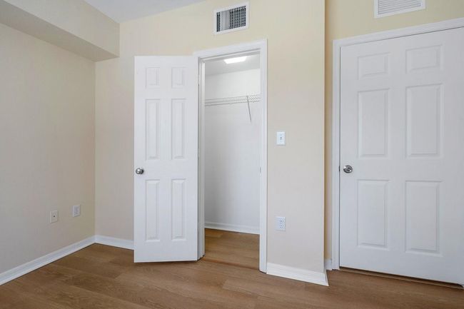 APT-208 - 6492 Emerald Dunes Dr, Condo with 3 bedrooms, 2 bathrooms and null parking in West Palm Beach FL | Image 15
