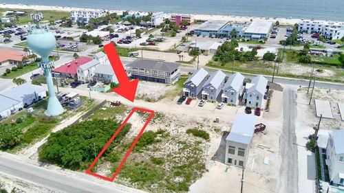140 W Pine Ave, Saint George Island, FL, 32328-2712 | Card Image
