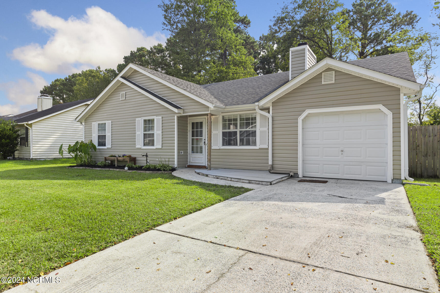 Norbrick St, Midway Park, NC 28544