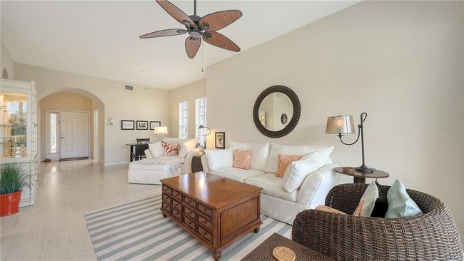 301B2 - 301 Ravinia Cir, Condo with 3 bedrooms, 2 bathrooms and null parking in VENICE FL | Image 12