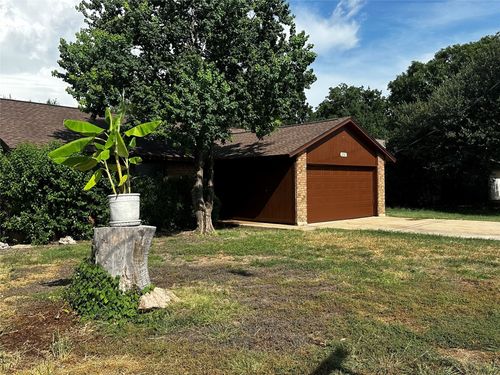 2201 Winchester Dr, Georgetown, TX, 78626-8631 | Card Image