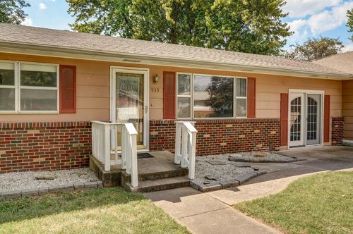 935 Wood St, Mount Vernon, MO, 65712-1634 | Card Image