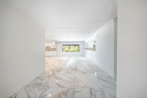 16770 Lakeview Ct, Weston, FL, 33326-1504 | Card Image