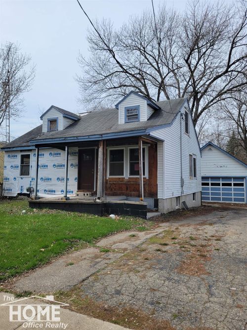 910 S Saginaw Street, Owosso, MI, 48867 | Card Image