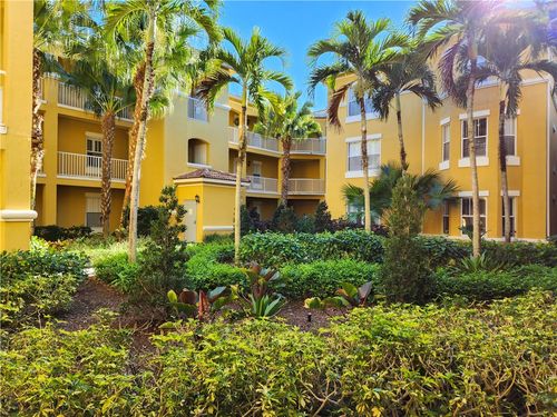 apt-d201-5045 Fairways Cir, Vero Beach, FL, 32967-7398 | Card Image