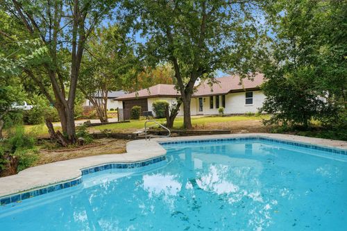 6505 Riviera Dr, North Richland Hills, TX, 76180-8051 | Card Image